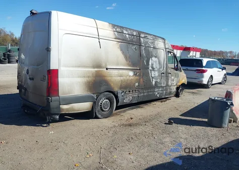 2021 Mercedes-Benz Sprinter 2500 High Roof V6 z USA, uszkodzony, nr VIN W1Y4ECHY3MT064645